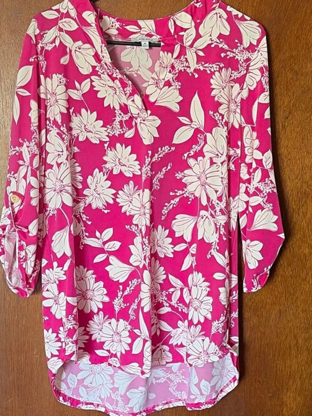 White Birch Floral Blouse Pink/White V-Neck 3/4 Sleeve Button Accent M